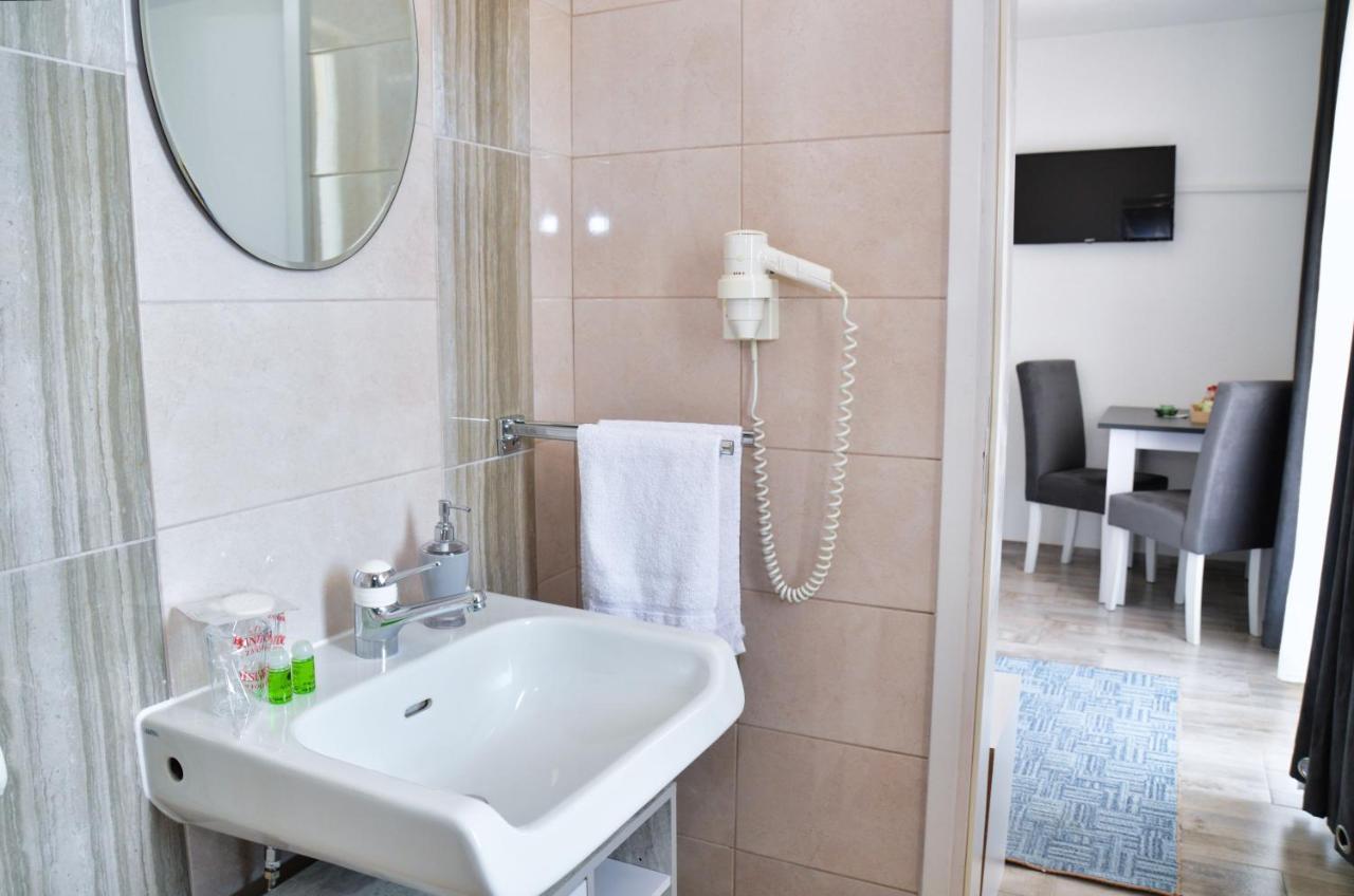 Guesthouse Marivo ヤイツェ エクステリア 写真