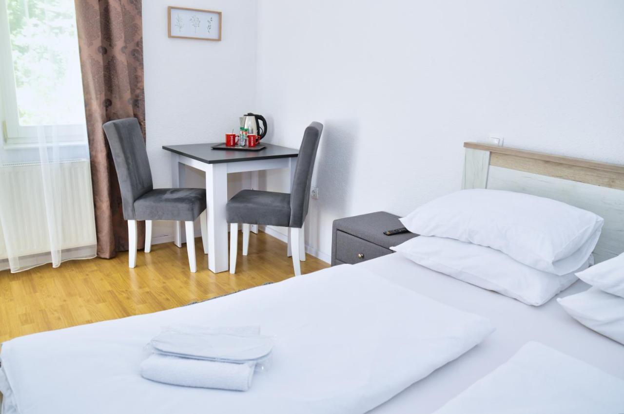 Guesthouse Marivo ヤイツェ エクステリア 写真